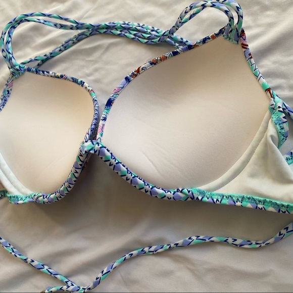 Victoria’s Secret The Gorgeous Bikini Top Strappy Tassel Blue Paisley 32D - Picture 6 of 12